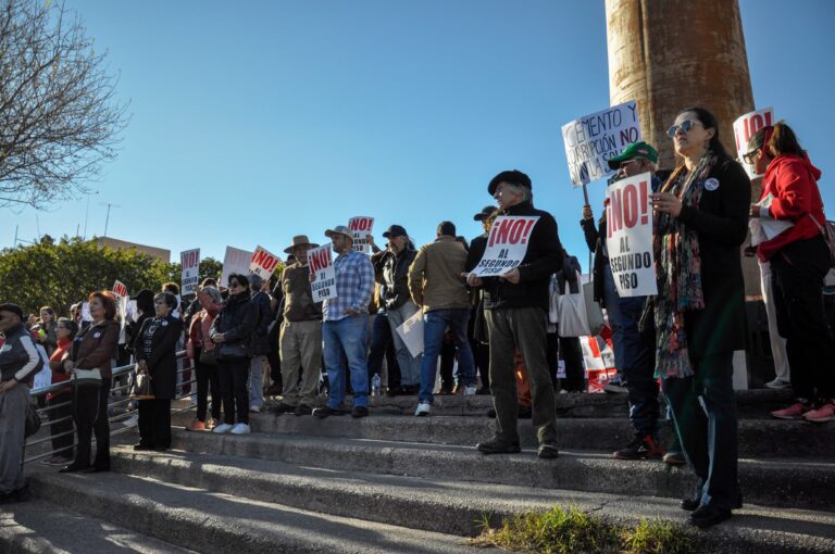 Protestan contra el segundo piso