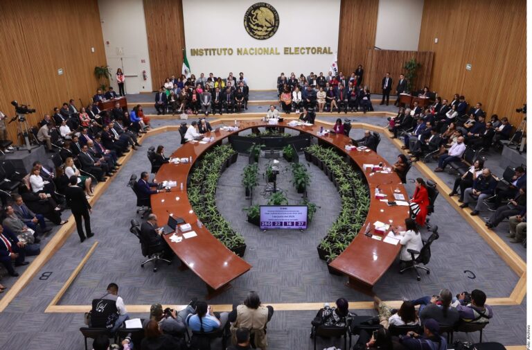 Sólo hay 800 mdp, no los mil 500 que piden, dice CSP al INE