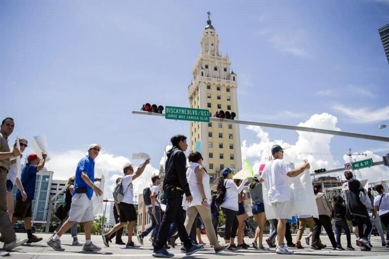 Trump entró bravo: migrantes