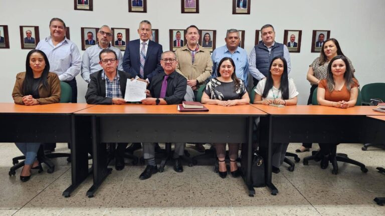Se compromete gobierno a realizar pagos puntuales al SITTEZ