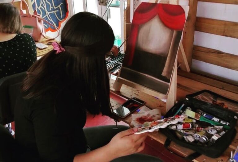 Explora y expresa tus emociones con talleres artísticos