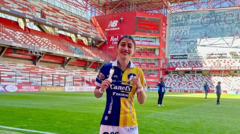 Alejandra Caldera de gira con la Selección Mexicana