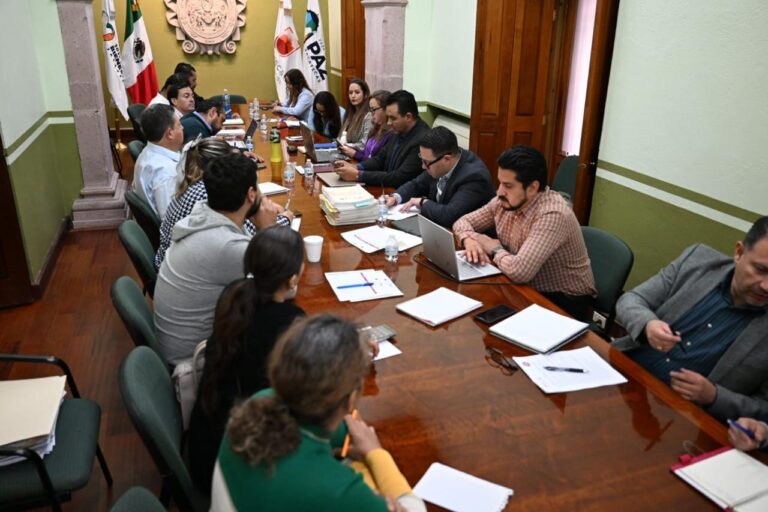 Anuncia magisterio avances con gobierno