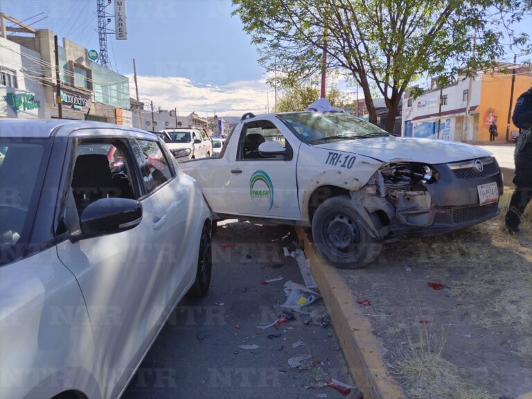 Deja carambola daños múltiples en carretera a Sauceda de la Borda