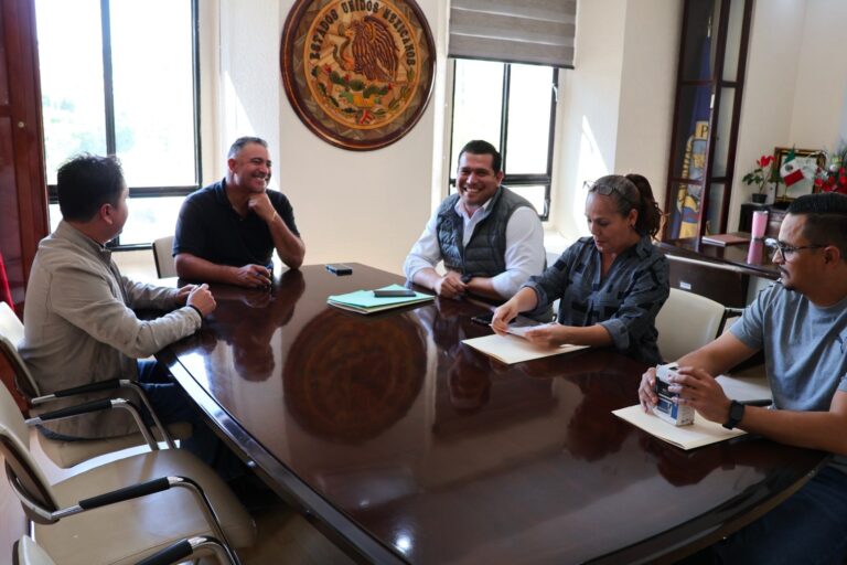 Firman convenio de prestaciones laborales