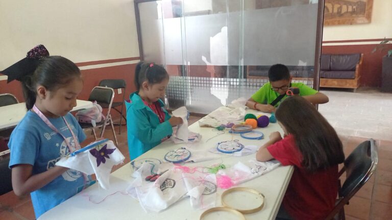 Invitan a taller de elaboración de manteles y lectura