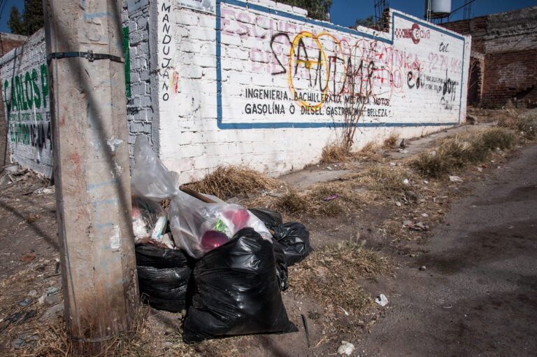 Llena de basura, la Toma de Zacatecas
