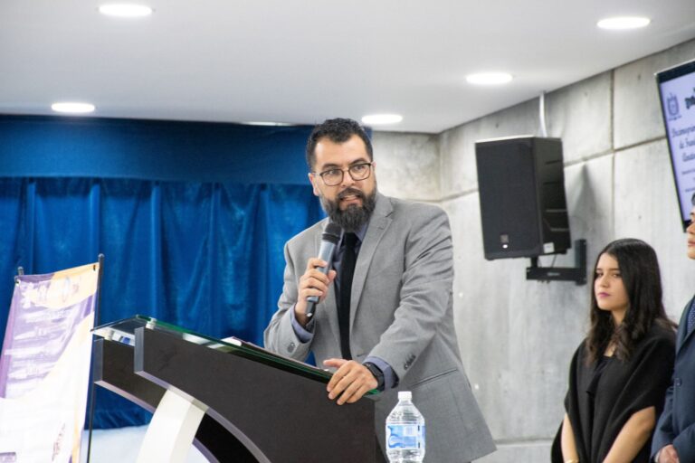 Preparan maestría en Análisis Clínicos