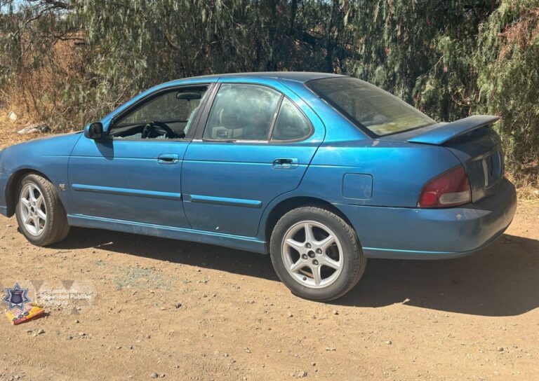 Aseguran vehículo abandonado en La Pimienta