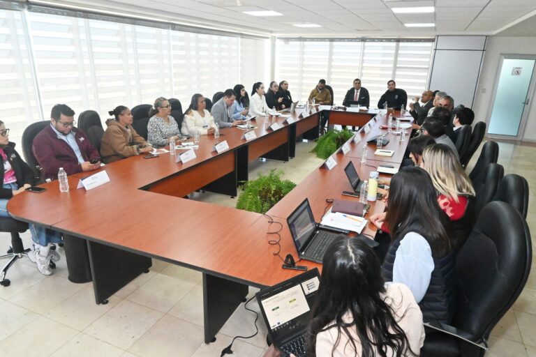 Refuerza lazos de colaboración entre Colectivos y Fiscalía