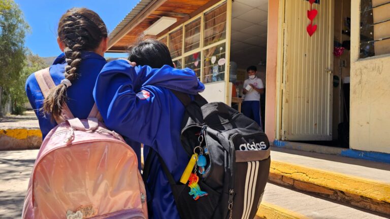 Escuelas toman medidas ante bajas temperaturas