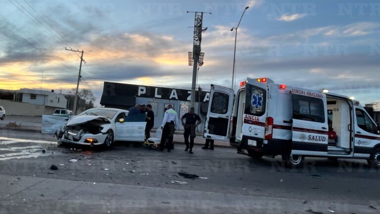 Resultan heridas 6 personas tras choque en avenida Jesús Varela Rico