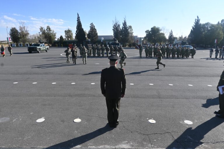 Toma protesta nuevo comandante del 52/o batallón de infantería