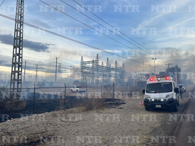 Voraz incendio prende alertas en la subestación de la CFE