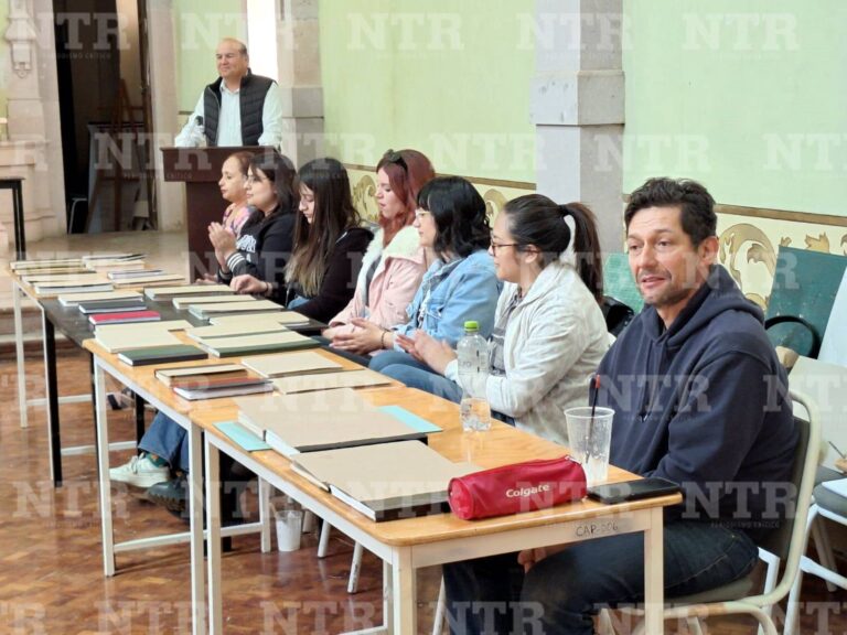 Concluyen taller de encuadernación alumnos de la Escuela Refugio Reyes