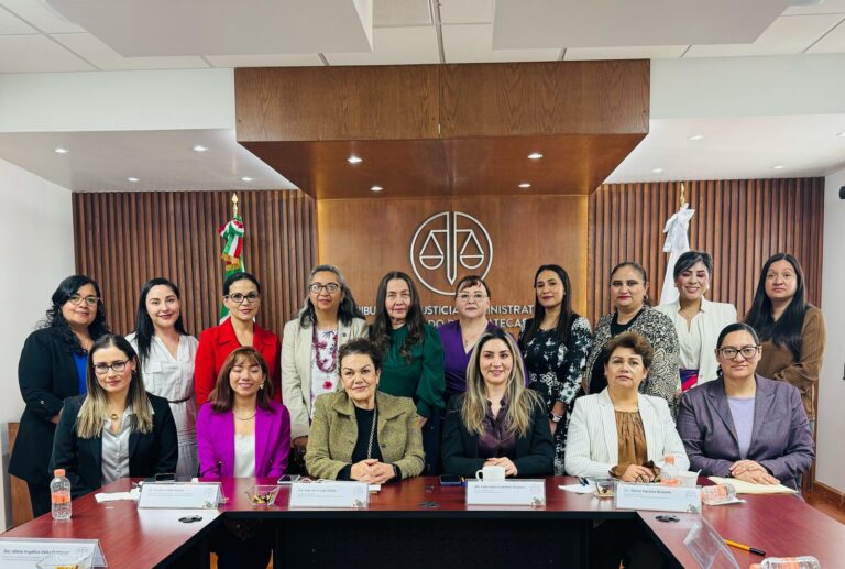 Realizan mesa de diálogo sobre justicia con perspectiva de género