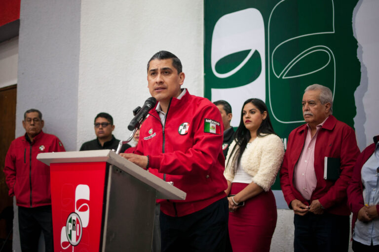 Gobierno, incapaz de resolver crisis: PRI