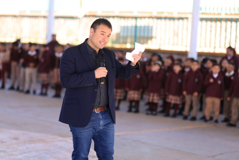 Garantiza alcalde agua para escuelas capitalinas