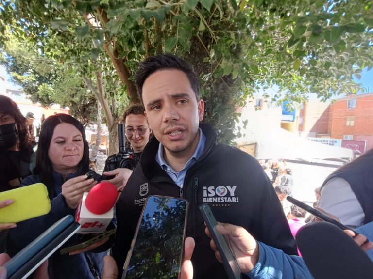 Advierte secretario “complicidad política”