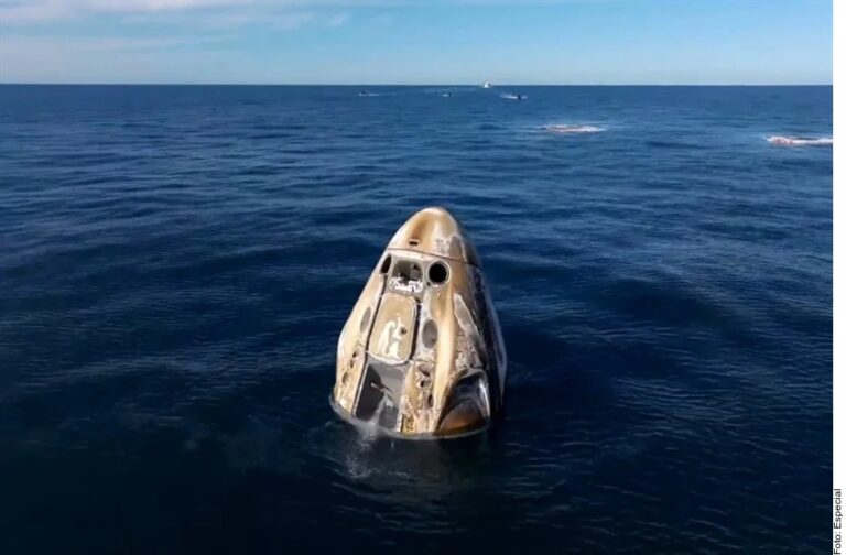 Ameriza cápsula de SpaceX con astronautas rescatados