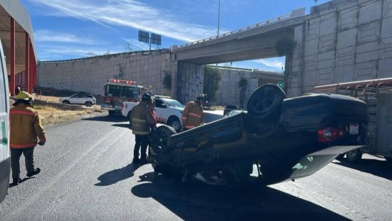 Se vuelca Bora en salida a Fresnillo
