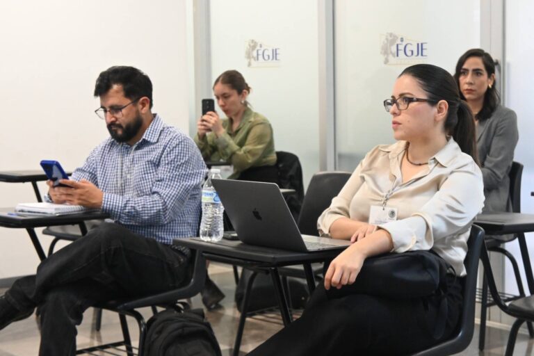 Capacitan a medios de comunicación sobre proceso electoral