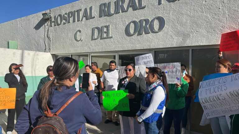 Se manifiestan en Hospital de Concha del Oro por falta de insumos