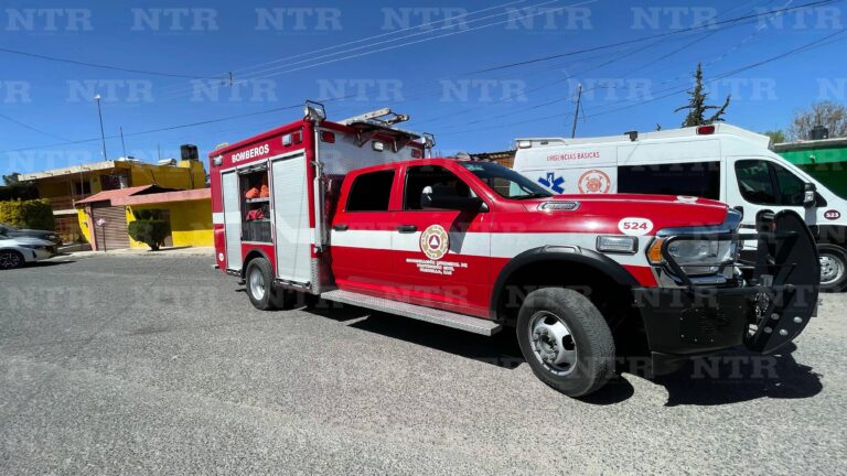 Incendio en el corral al interior de una casa alerta a corporaciones
