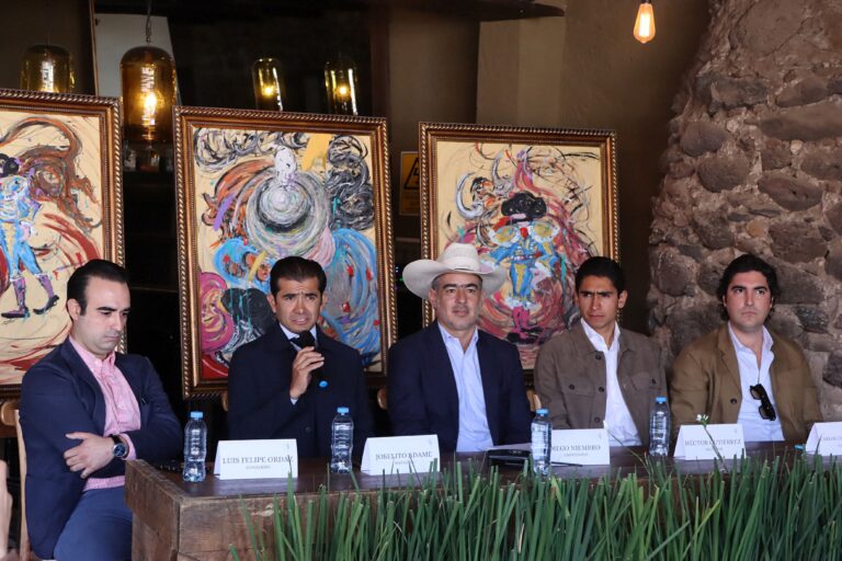 Presentan cartel inaugural de la plaza de El Salitre