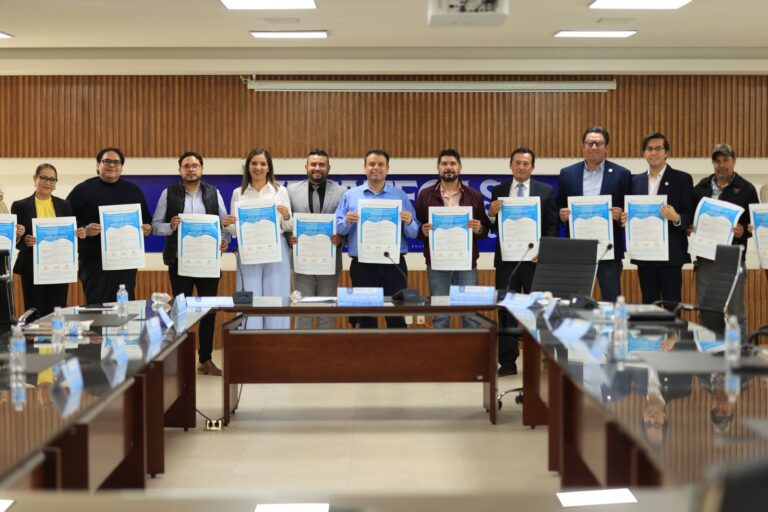 Presentan convocatoria «Escuela de emprendimiento»