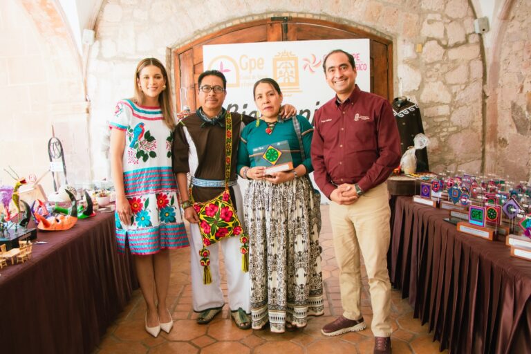 Reconoce Pepe Saldívar a artesanos guadalupenses