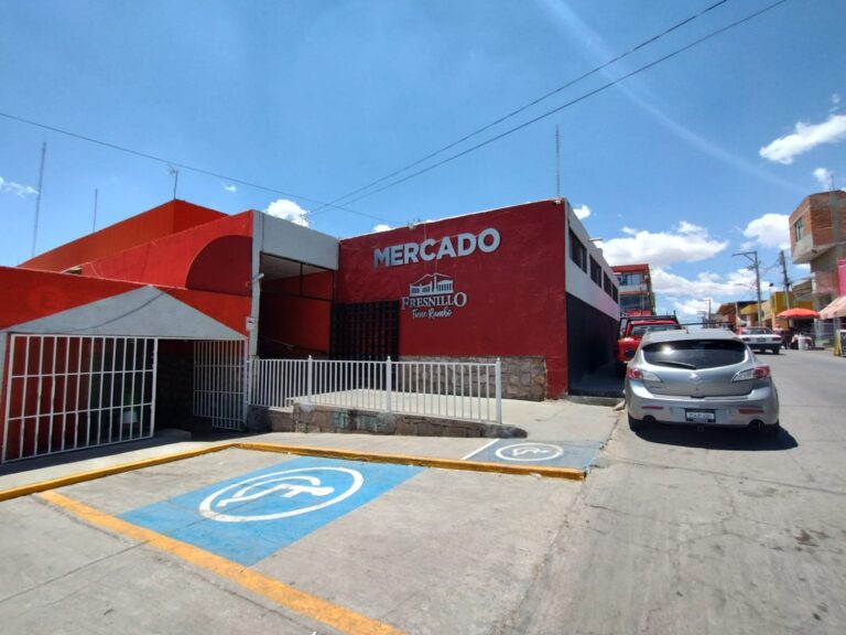 Tianguistas enfrentan bajas ventas y robos