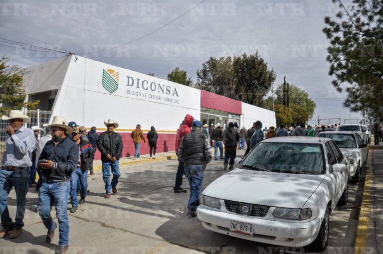 Cierran la Segalmex; exigen acopio de frijol