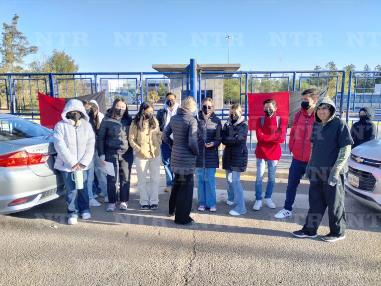 Toman Campus Siglo 21; piden cambio de docente