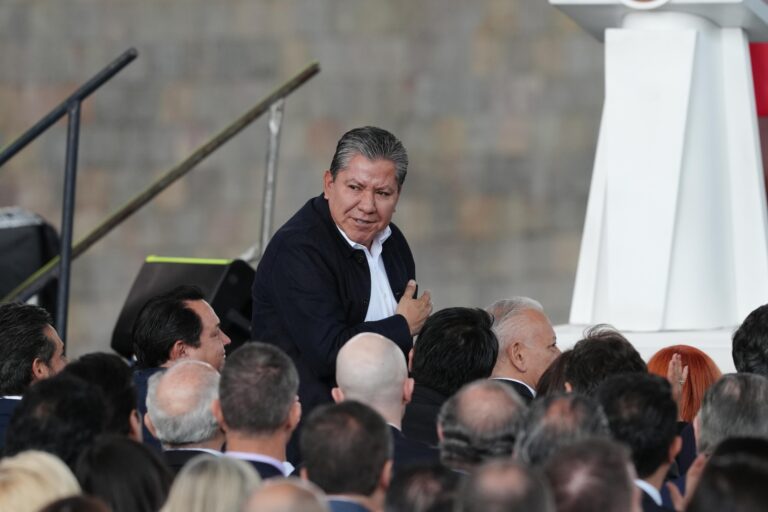 Respalda Monreal Ávila Plan México
