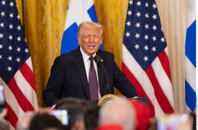 Afirma Trump que Putin ‘se ha vuelto completamente loco’
