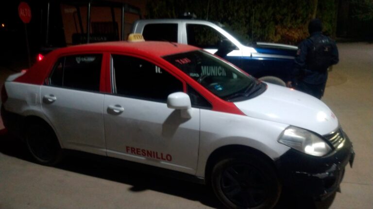 Aseguran taxi con reporte de robo en Calera