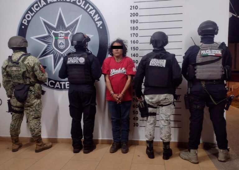 Lo detienen en posesión de sustancias ilícitas