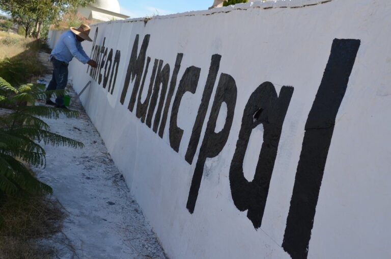 Inauguran nuevo panteón pese a estar inconcluso