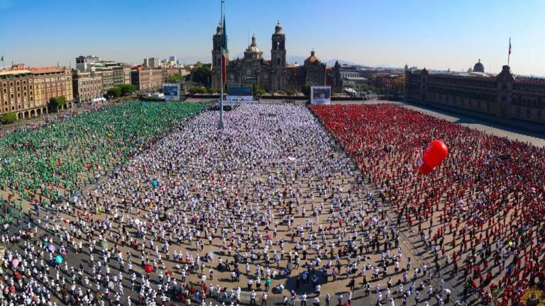 Imparten Clase Nacional de Boxeo desde el Zócalo