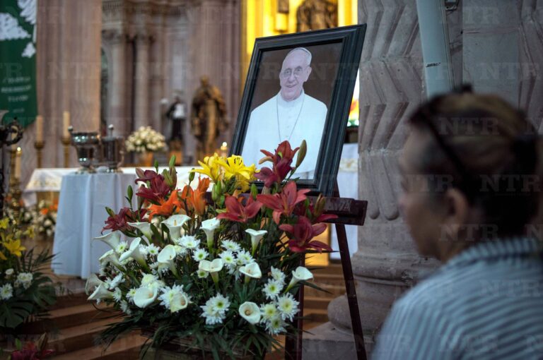 Zacatecanos despiden al Papa Francisco