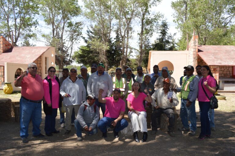 Recorre Azucena Acevedo la presidencia municipal