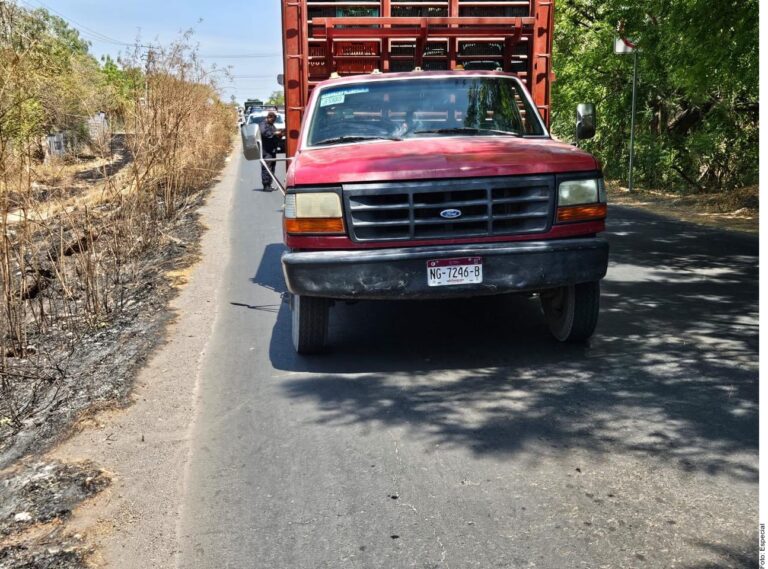 Reportan balaceras y narcobloqueos otra vez en Apatzingán
