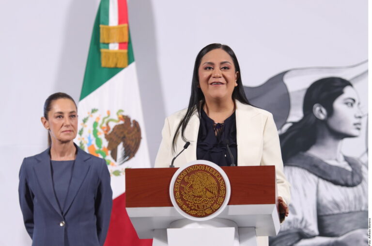 Terminó la gestión personal, advierte a diputados