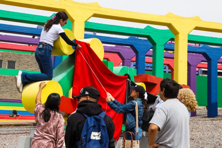 Paga Cozcyt becas a guías de Zigzag