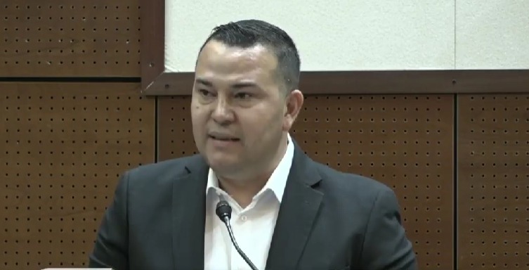 Advierte diputado migrante de impuesto del 5% a remesas