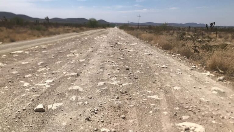 Exigen reparación de caminos en Aldea de Codornices