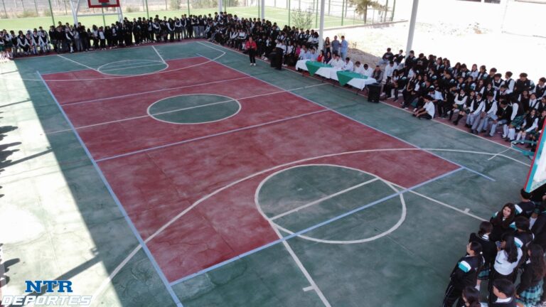 Entregan cancha rehabilitada del Cobaez de Pinos