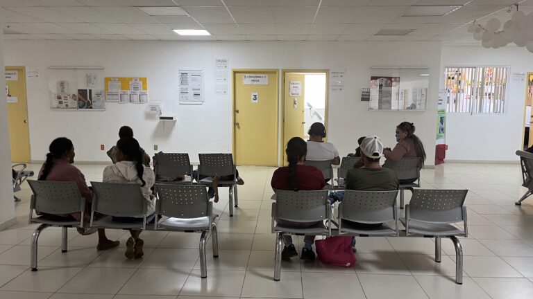Colapsa sistema de expedientes en hospital general