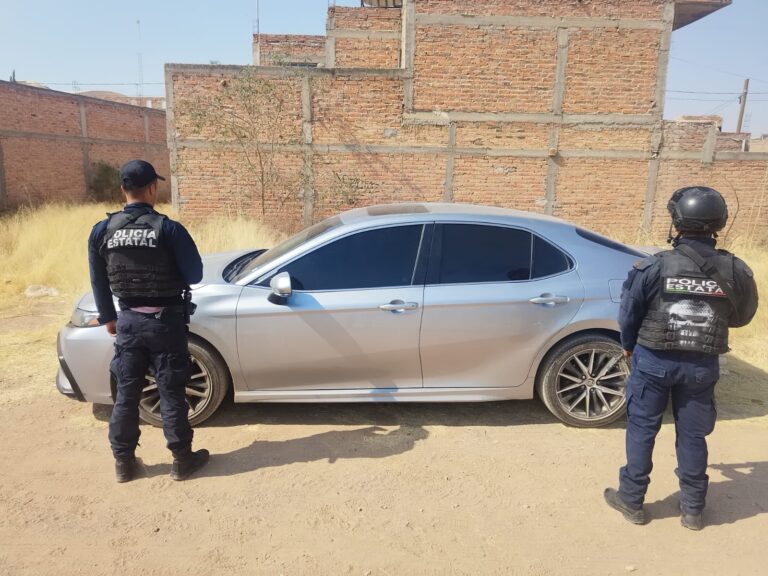 Aseguran vehículo con reporte de robo en Loreto